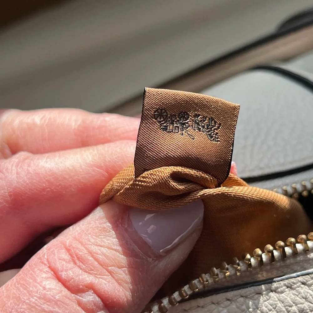 Coach ‼️‼️LIKE NEW ‼️‼️‼️pebbled leather Cream Crossbody Bag with Straps♥️♥️♥️ - Picture 15 of 17